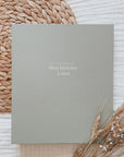Livre de naissance - Sauge - Lagom cadeaux